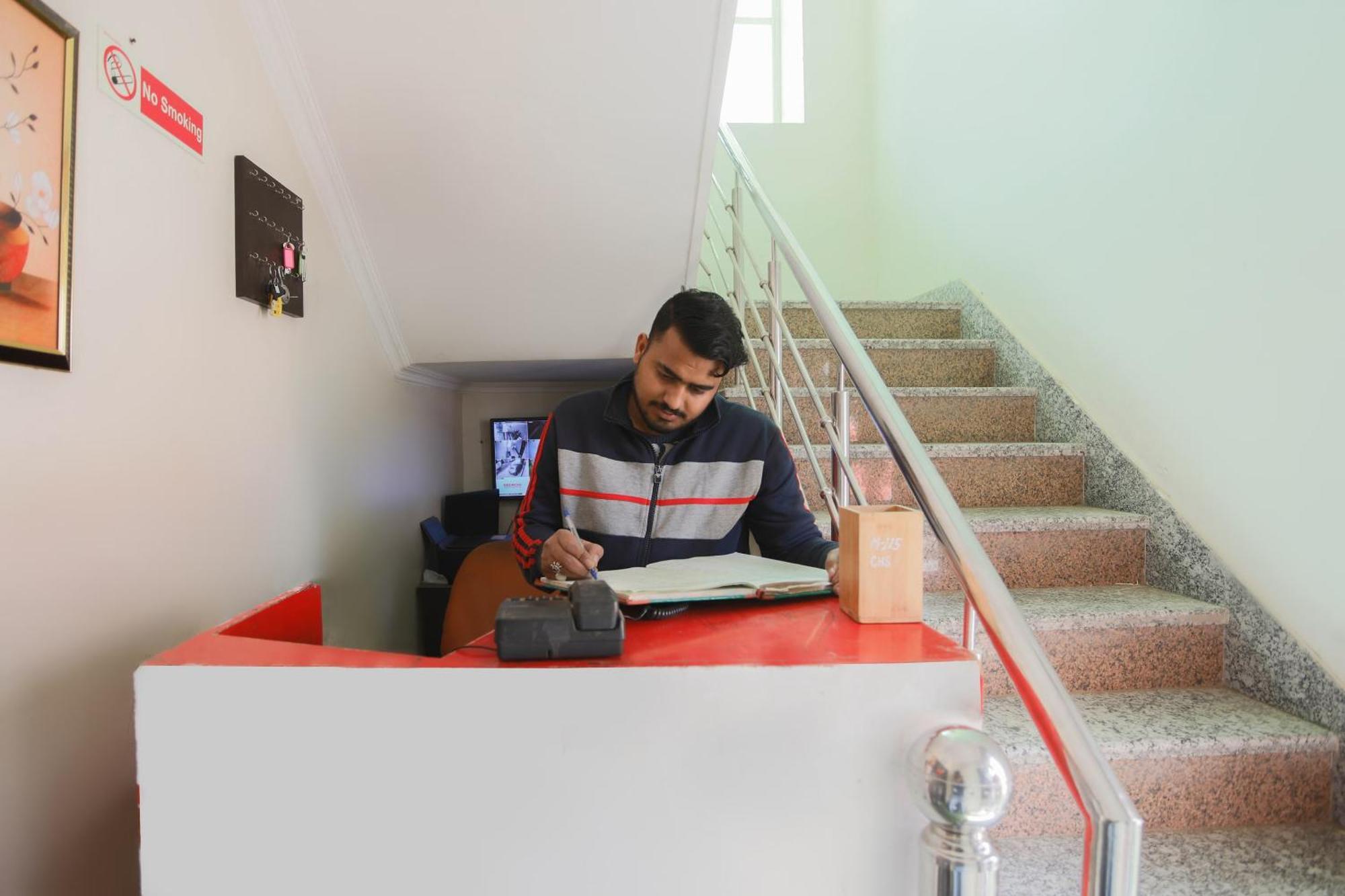 OYO 28604 Akki Residency Hotel Indirapuram Buitenkant foto