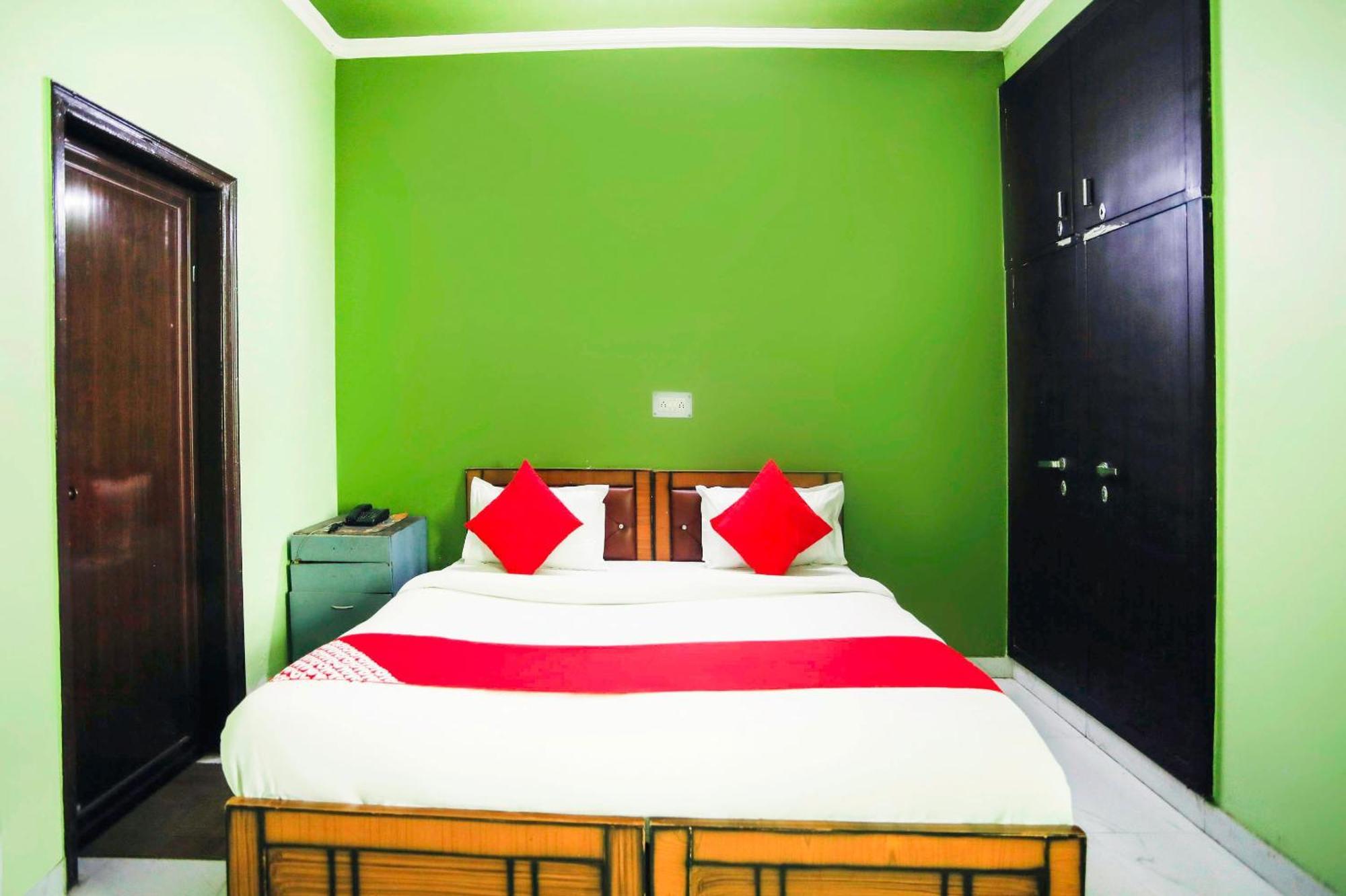 OYO 28604 Akki Residency Hotel Indirapuram Buitenkant foto