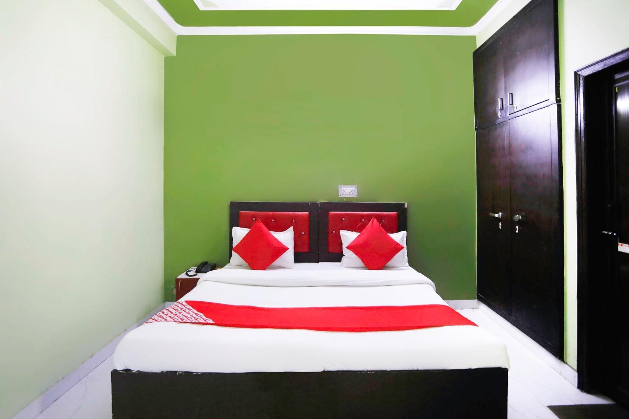 OYO 28604 Akki Residency Hotel Indirapuram Buitenkant foto