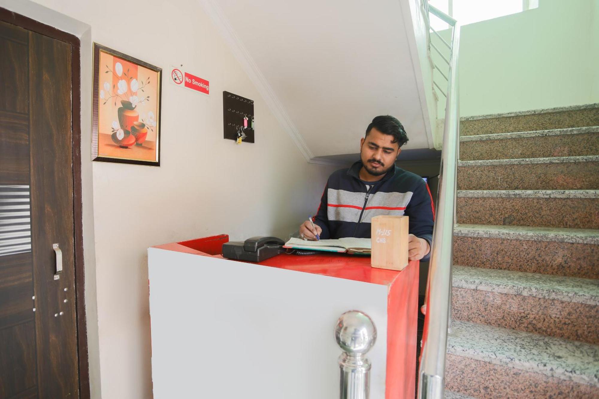 OYO 28604 Akki Residency Hotel Indirapuram Buitenkant foto